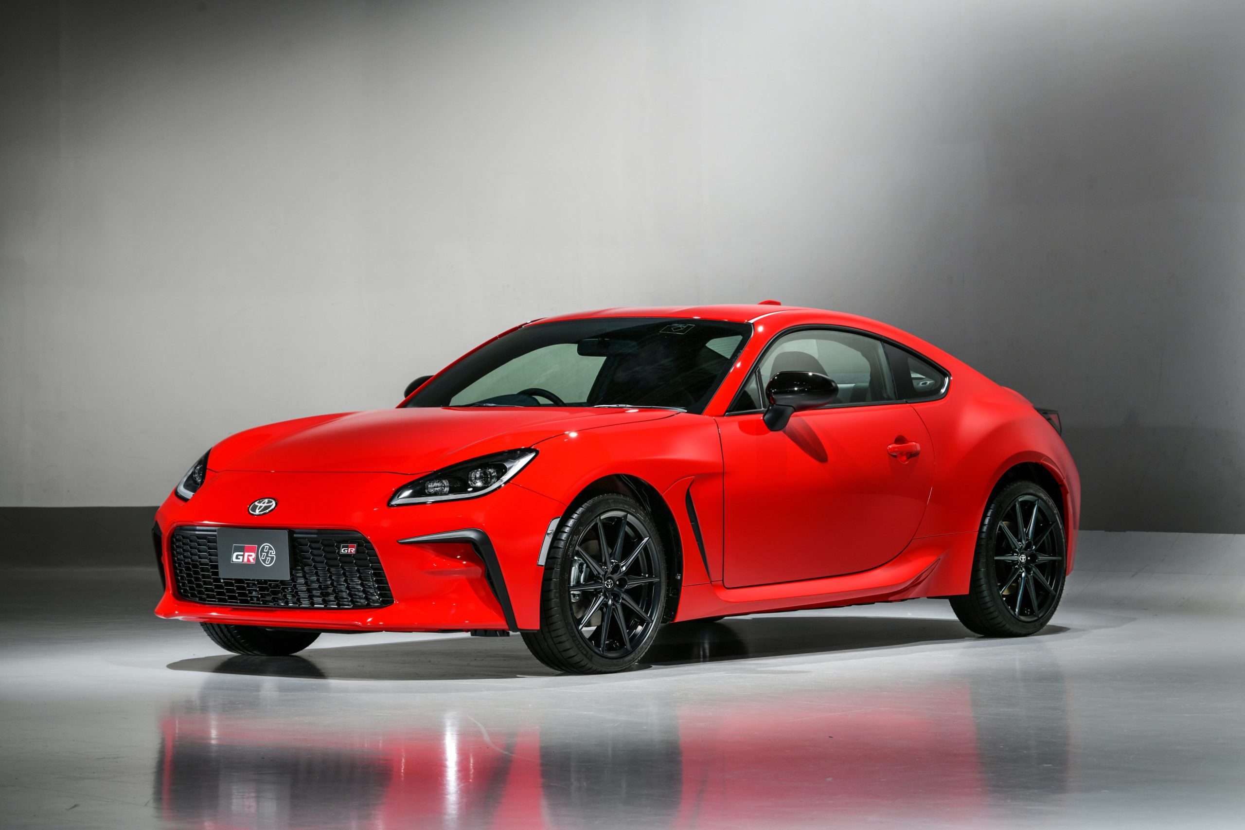 The all-new Toyota GR 86 makes its online debut