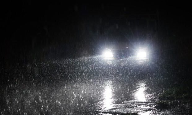 13-tips-for-driving-rain_istock