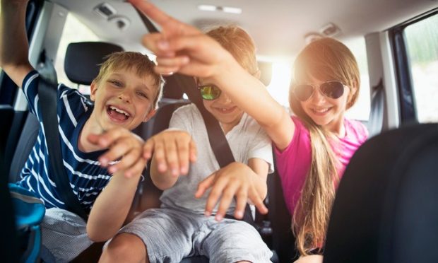 14 ways to keep the kids busy on the road this December_istock