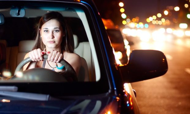 15 ways women who drive alone can stay safe_istock