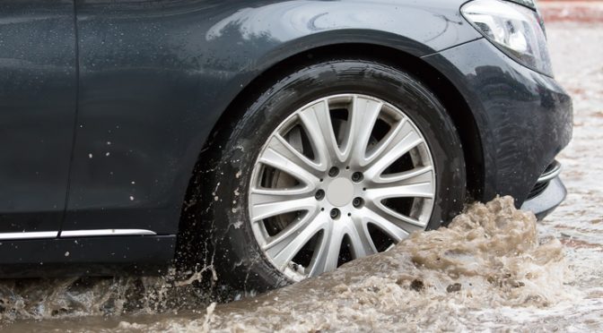 AA urges motorists caught up in flash floods to follow basic rules_istock
