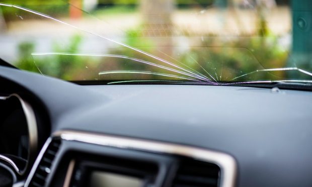 Cracked windshield? This is what the National Road Traffic Act says_istock