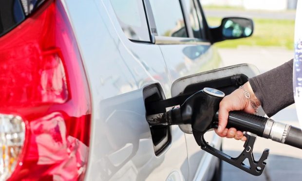 Despite lower basic fuel prices, fuel will be more expensive in April_istock