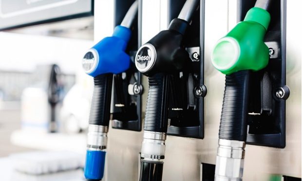 Petrol expected to increase by between 23 and 25 cents a litre_istock