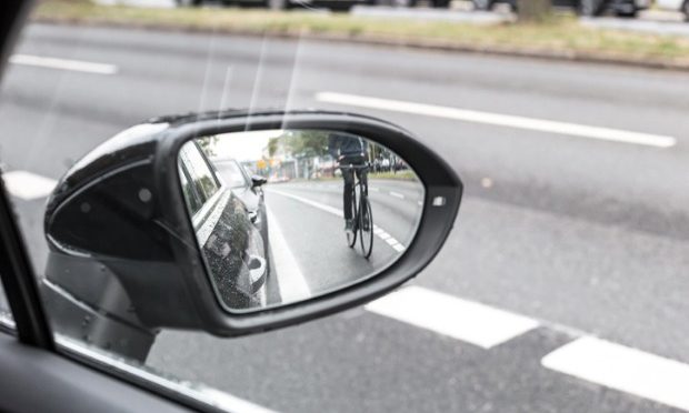 Drivers who cycle may see dangers more quickly_istock