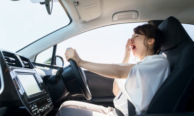 Drowsy Driving Just As Dangerous As Drunk Driving_istock
