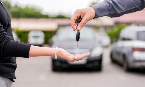 How car trade-in prices are calculated_istock
