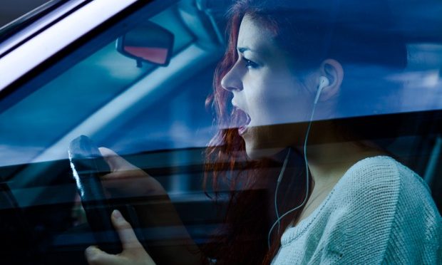 How certain music affects your driving abilities_istock