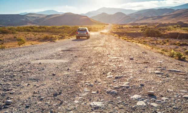 How to drive safely on South Africa's gravel roads_istock