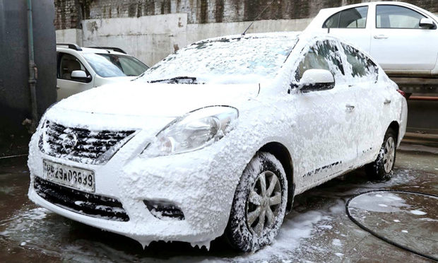 Nissans-innovative-car-foam-wash