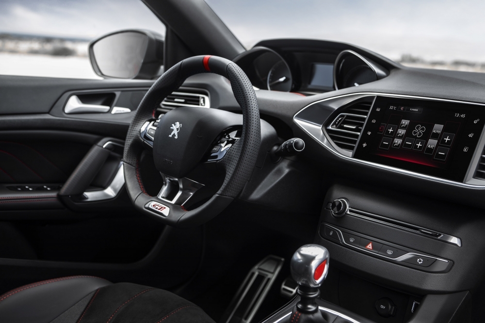 Peugeot 308 GTi Driver's seat view