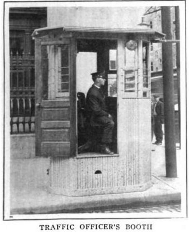 Traffic light booth and operator