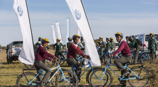 Volkswagen and Qhubeka sponsor 6 young cyclists and 1,100 bikes to local communities
