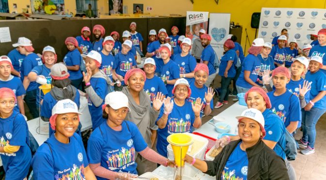 Volkswagen employees pack 25 000 meals for orphaned and vulnerable children