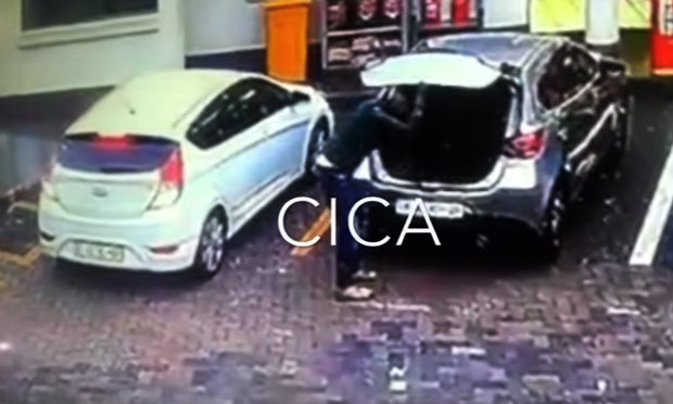 watch-15second-car-jamming-video-viral