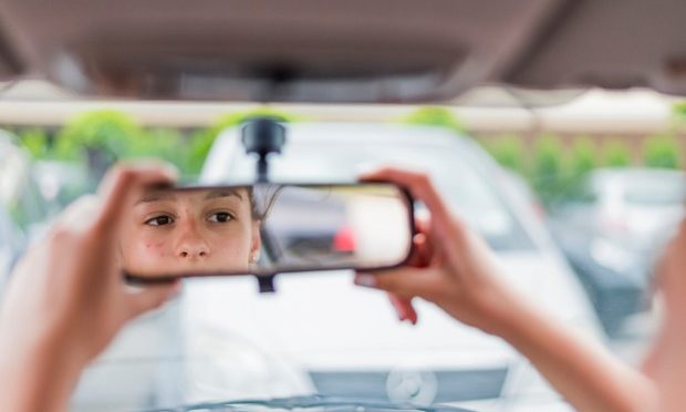 What young drivers need to know about holiday road safety_istock