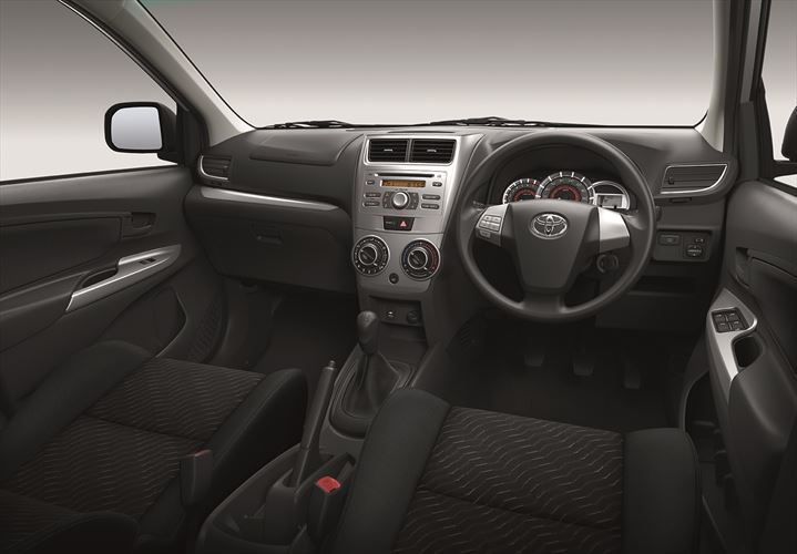 Toyota Avanza - inside