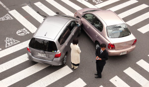 Car crash scams intersecion
