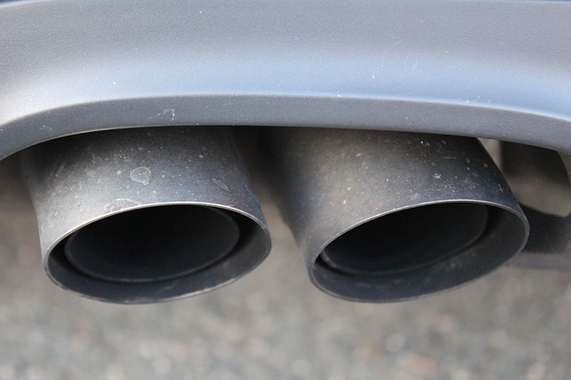 What the colour of your vehicle's exhaust fumes mean