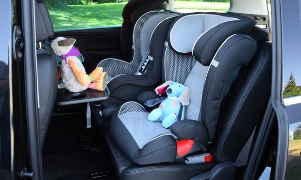 kids-car-seats_istock