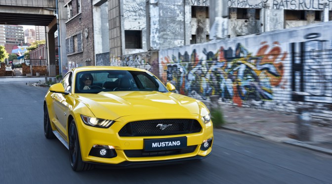 Ford Mustang - driving