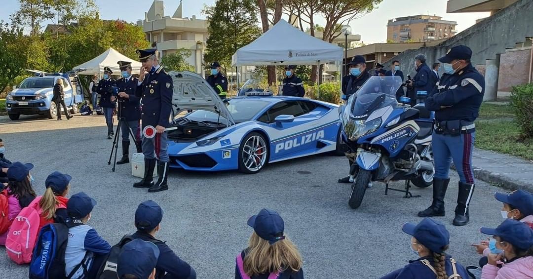 Italian police use Lamborghini to transport donor organs