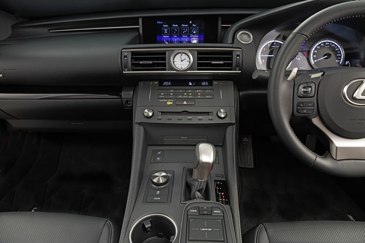 Lexus RC 200t interior