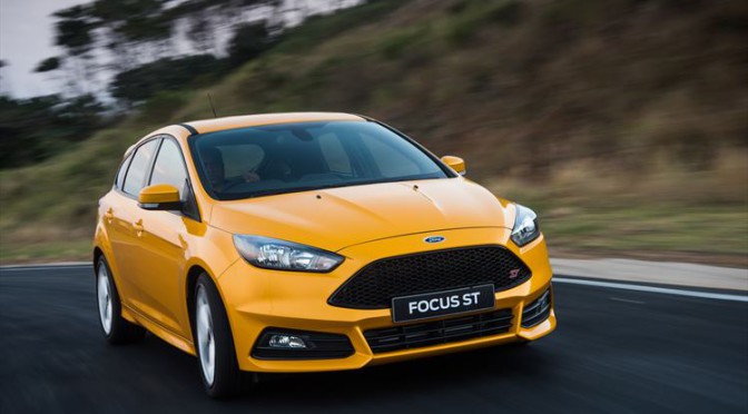 Ford Focus ST 2015 Driving on Road